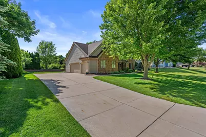 W168N5039  Stonefield Rd, Menomonee Falls, WI 53051 - Photo 2