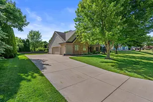 W168N5039 Stonefield Rd, Menomonee Falls, WI 53051 - Photo 2