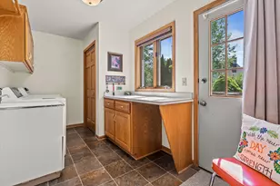 W168N5039 Stonefield Rd, Menomonee Falls, WI 53051 - Photo 16