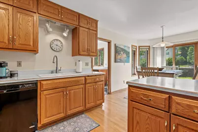 W168N5039  Stonefield Rd, Menomonee Falls, WI 53051 - Photo 12