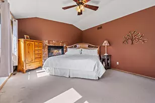 W168N5039 Stonefield Rd, Menomonee Falls, WI 53051 - Photo 18