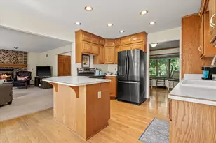 W168N5039 Stonefield Rd, Menomonee Falls, WI 53051 - Photo 10