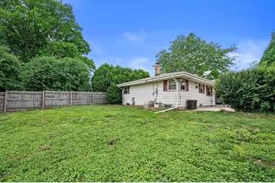 4501 W Tesch Ave, Greenfield, WI 53220 - Photo 26