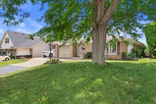 4501 W Tesch Ave, Greenfield, WI 53220 - Photo 4