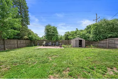 4501 W Tesch Ave, Greenfield, WI 53220 - Photo 24
