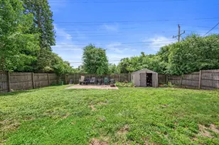 4501 W Tesch Ave, Greenfield, WI 53220 - Photo 24