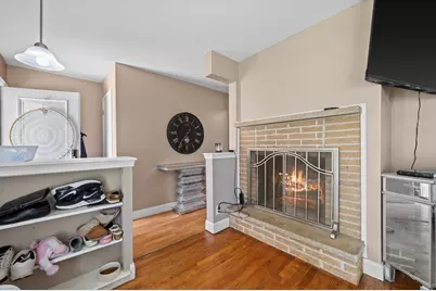 4501 W Tesch Ave, Greenfield, WI 53220 - Photo 6