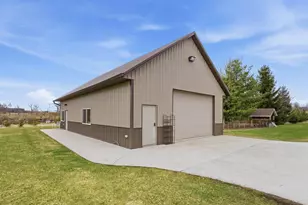 W985 Fur Farm Rd, New Holstein, WI 53061 - Photo 30