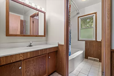 5870 S 41st St, Greenfield, WI 53221 - Photo 28