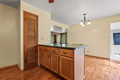 5870 S 41st St, Greenfield, WI 53221 - Photo 18