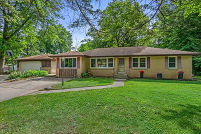 5870 S 41st St, Greenfield, WI 53221 - Photo 8