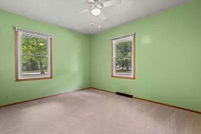 5870 S 41st St, Greenfield, WI 53221 - Photo 26