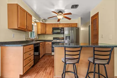 5870 S 41st St, Greenfield, WI 53221 - Photo 22
