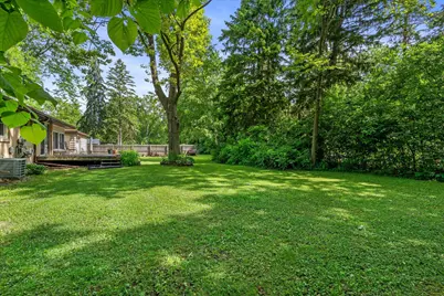5870 S 41st St, Greenfield, WI 53221 - Photo 6