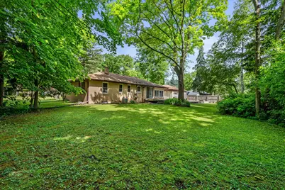 5870 S 41st St, Greenfield, WI 53221 - Photo 2