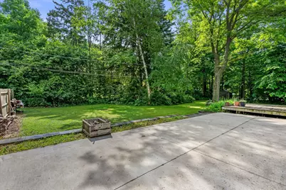 5870 S 41st St, Greenfield, WI 53221 - Photo 4