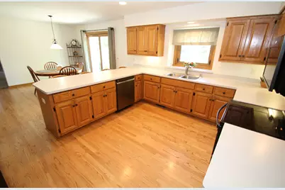S95W12970  Walter Hagen Dr, Muskego, WI 53150 - Photo 6