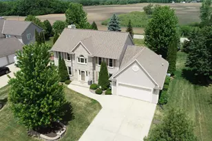 S95W12970 Walter Hagen Dr, Muskego, WI 53150 - Photo 2