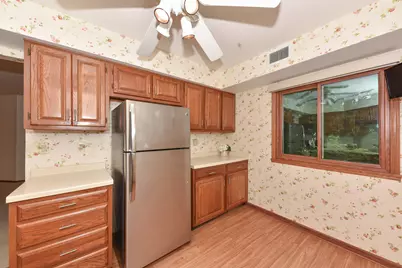7234 N Green Bay Ave #105, Glendale, WI 53209 - Photo 8