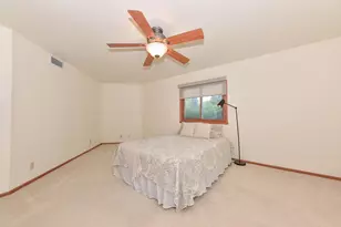 7234 N Green Bay Ave, Glendale, WI 53209 - Photo 14