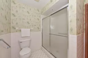 7234 N Green Bay Ave, Glendale, WI 53209 - Photo 16