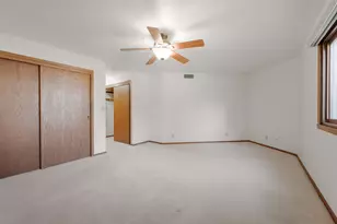 7234 N Green Bay Ave, Glendale, WI 53209 - Photo 16