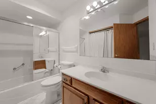 7234 N Green Bay Ave, Glendale, WI 53209 - Photo 24