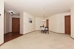 7234 N Green Bay Ave, Glendale, WI 53209 - Photo 10