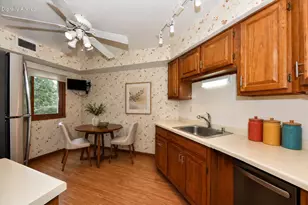 7234 N Green Bay Ave, Glendale, WI 53209 - Photo 10