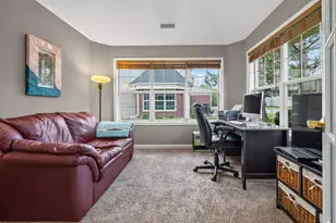 N16W26512 Golf View Ln, Pewaukee, WI 53072 - Photo 8