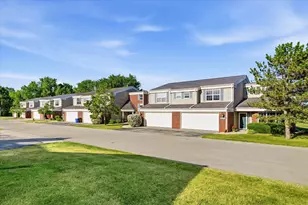 N16W26512 Golf View Ln, Pewaukee, WI 53072 - Photo 4