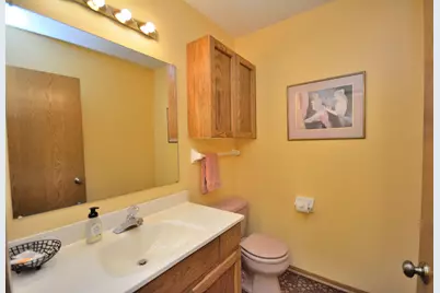 15651 W Ridge Rd, New Berlin, WI 53151 - Photo 24