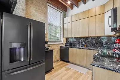 904 E Pearson St #122, Milwaukee, WI 53202 - Photo 16