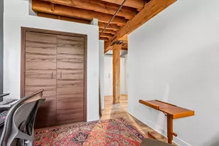 904 E Pearson St, Milwaukee, WI 53202 - Photo 26