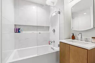 904 E Pearson St, Milwaukee, WI 53202 - Photo 30