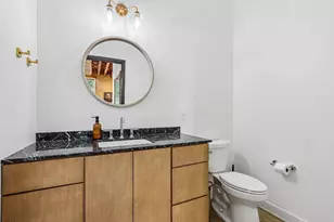 904 E Pearson St, Milwaukee, WI 53202 - Photo 18