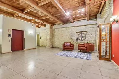 904 E Pearson St #122, Milwaukee, WI 53202 - Photo 32