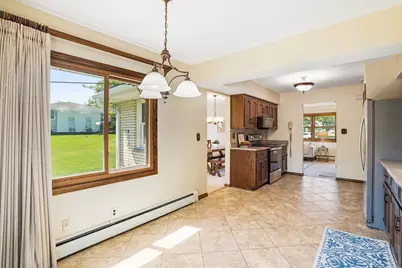 21485  Belgren Rd, Brookfield, WI 53186 - Photo 14