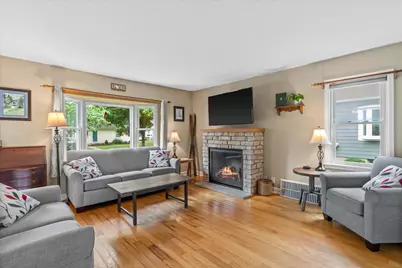 2116 N 85th St, Wauwatosa, WI 53226 - Photo 4