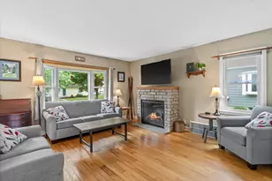 2116 N 85th St, Wauwatosa, WI 53226 - Photo 4