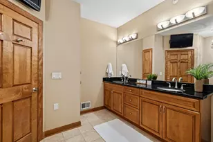 765 Bay Ct, Brookfield, WI 53005 - Photo 14