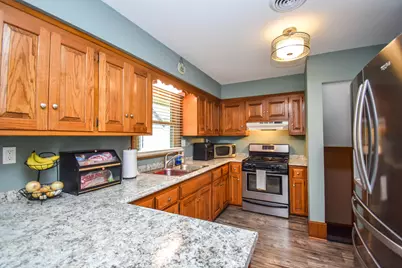 836 S 95th St, West Allis, WI 53214 - Photo 14