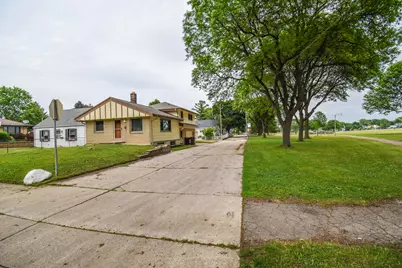 836 S 95th St, West Allis, WI 53214 - Photo 2