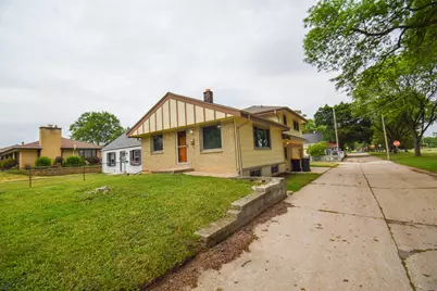 836 S 95th St, West Allis, WI 53214 - Photo 28