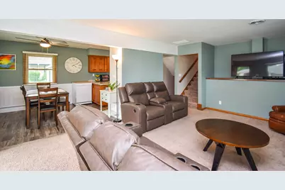 836 S 95th St, West Allis, WI 53214 - Photo 8