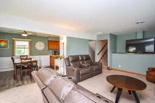 836 S 95th St, West Allis, WI 53214 - Photo 8