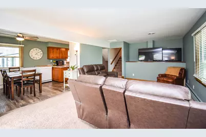 836 S 95th St, West Allis, WI 53214 - Photo 6