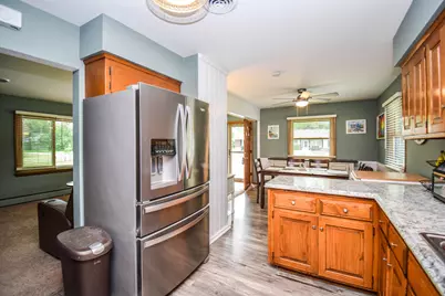 836 S 95th St, West Allis, WI 53214 - Photo 12