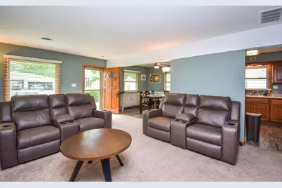 836 S 95th St, West Allis, WI 53214 - Photo 4