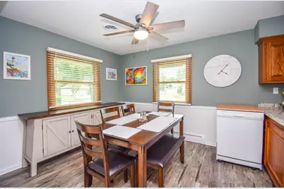 836 S 95th St, West Allis, WI 53214 - Photo 10